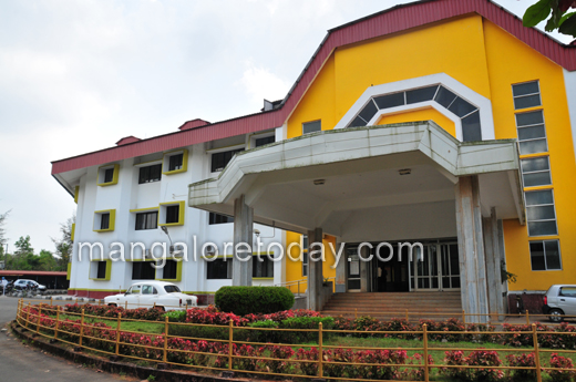MU sets up three-member committee to probe bloomers in certificates